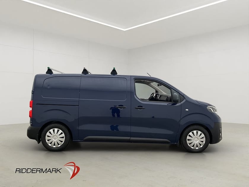 Bild 2 av Toyota Proace L2 Ny-Kamrem Värm HUD Drag V-Inr 2xDörrar Moms