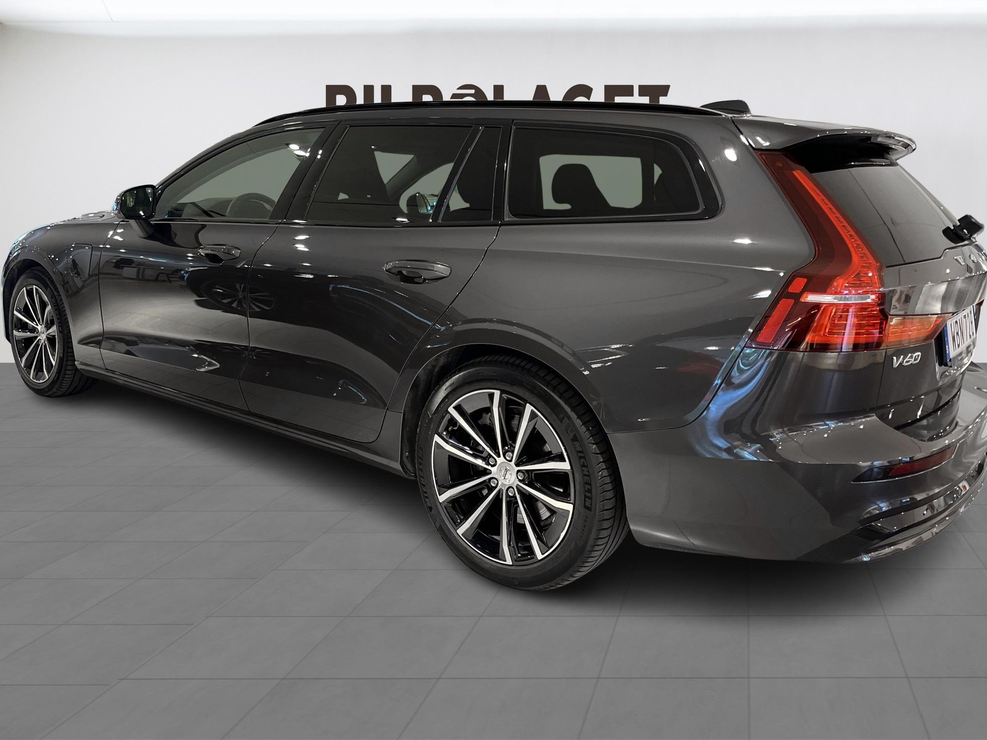 Volvo V60 T6 Plus Dark Edition 2025, bild 2/10