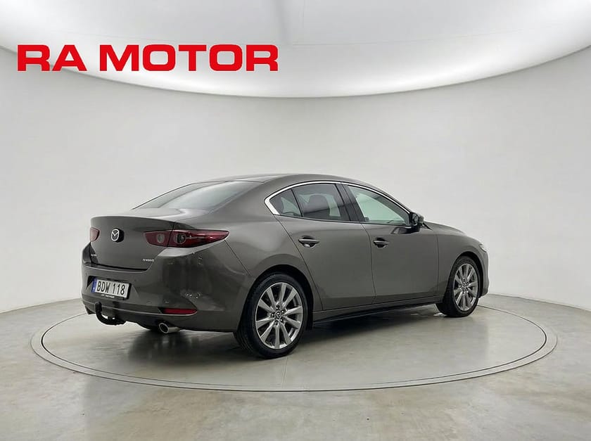 Bild 4 av Mazda 3 Sedan 2.0 Cosmo Skinn Nav Bose 360° Drag M-Värm
