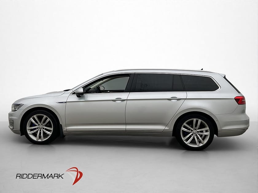 Bild 4 av Volkswagen Passat Variant GTE TSI 218hk Cockpit Pano Värmare Drag
