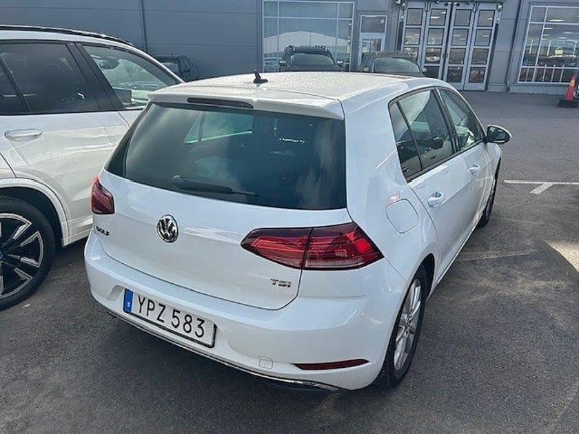 Bild 1 av Volkswagen Golf 5-dörrar 1.0 TSI Automat /Glastak / Adaptiv Farthållare