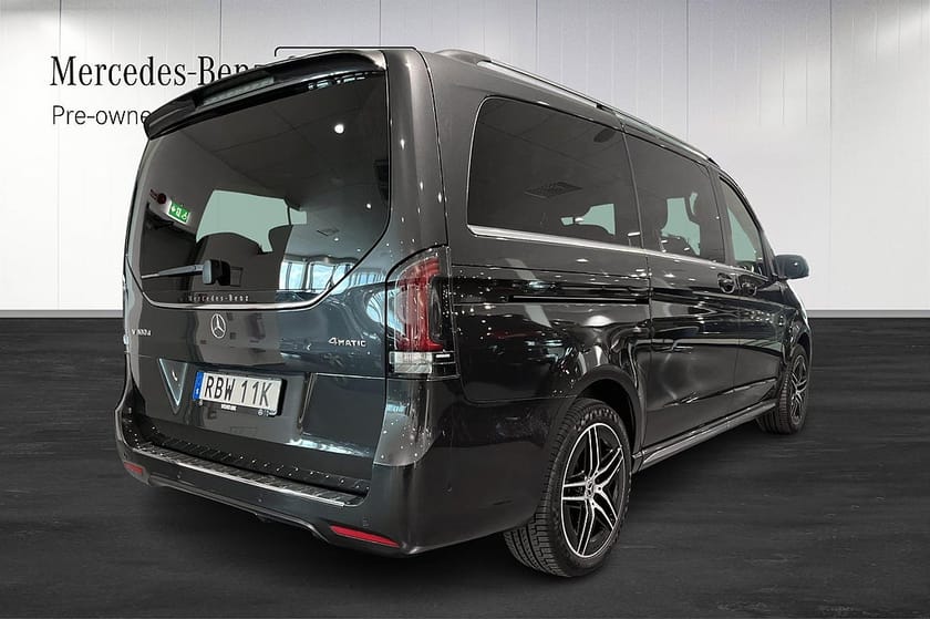 Bild 3 av Mercedes-Benz V 300d 4MATIC 3.2t AMG Lång Avantgarde //Drag
