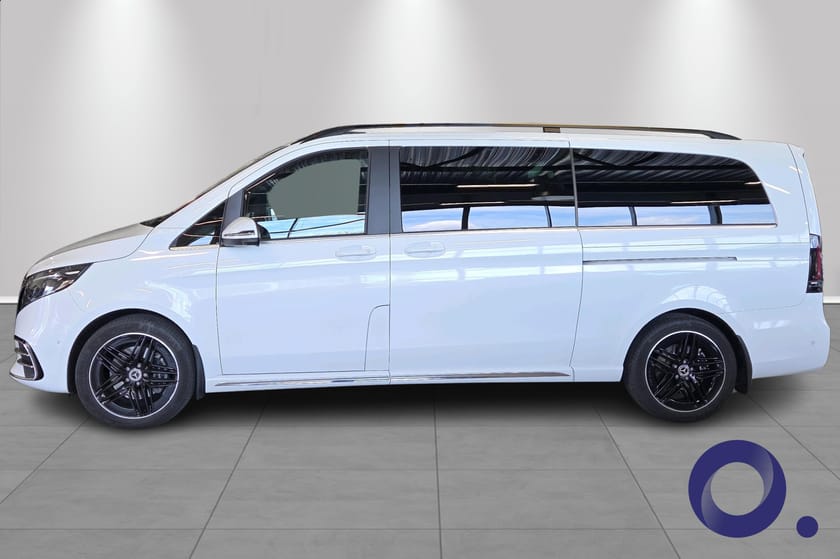 Bilde 2 av Mercedes-Benz Vito Tourer 124 CDI 4x4 3.1t AMG Line | Distronic Plus, El bakluke ++