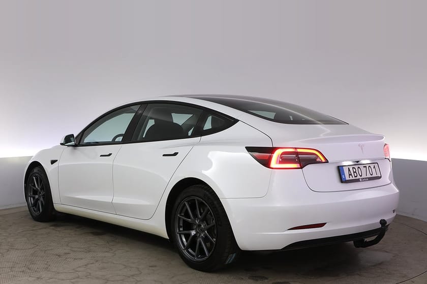 Bild 4 av Tesla Model 3 Standard Range Refresh AP Pano Drag V-hjul