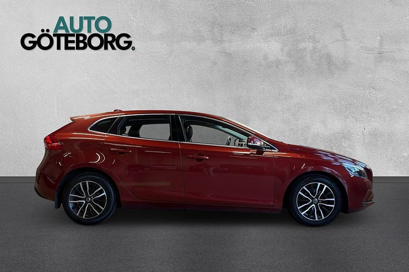 Bild 3 av Volvo V40 D2 Momentum Fullservad Välvårdad VOC Värmare