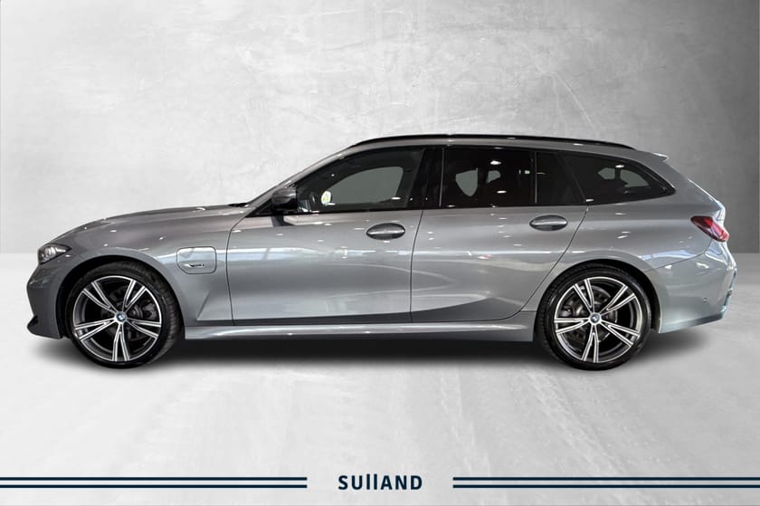 Bilde 2 av BMW 330e xDrive Touring