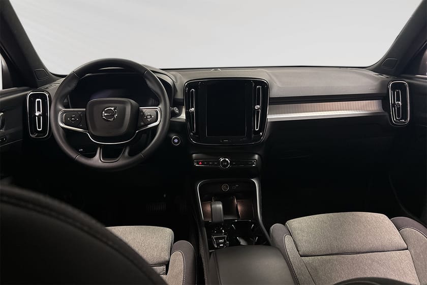 Bild 5 av Volvo XC40 B4 FWD Bensin Plus Dark