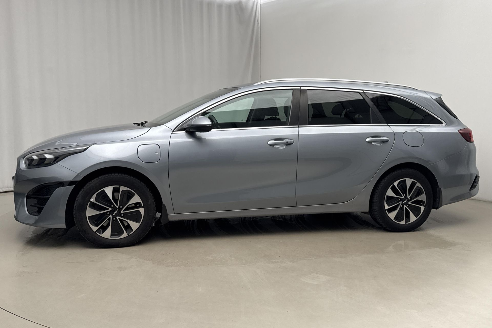 Kia Ceed Sportswagon Plug-in Hybrid 2022, bild 2/10