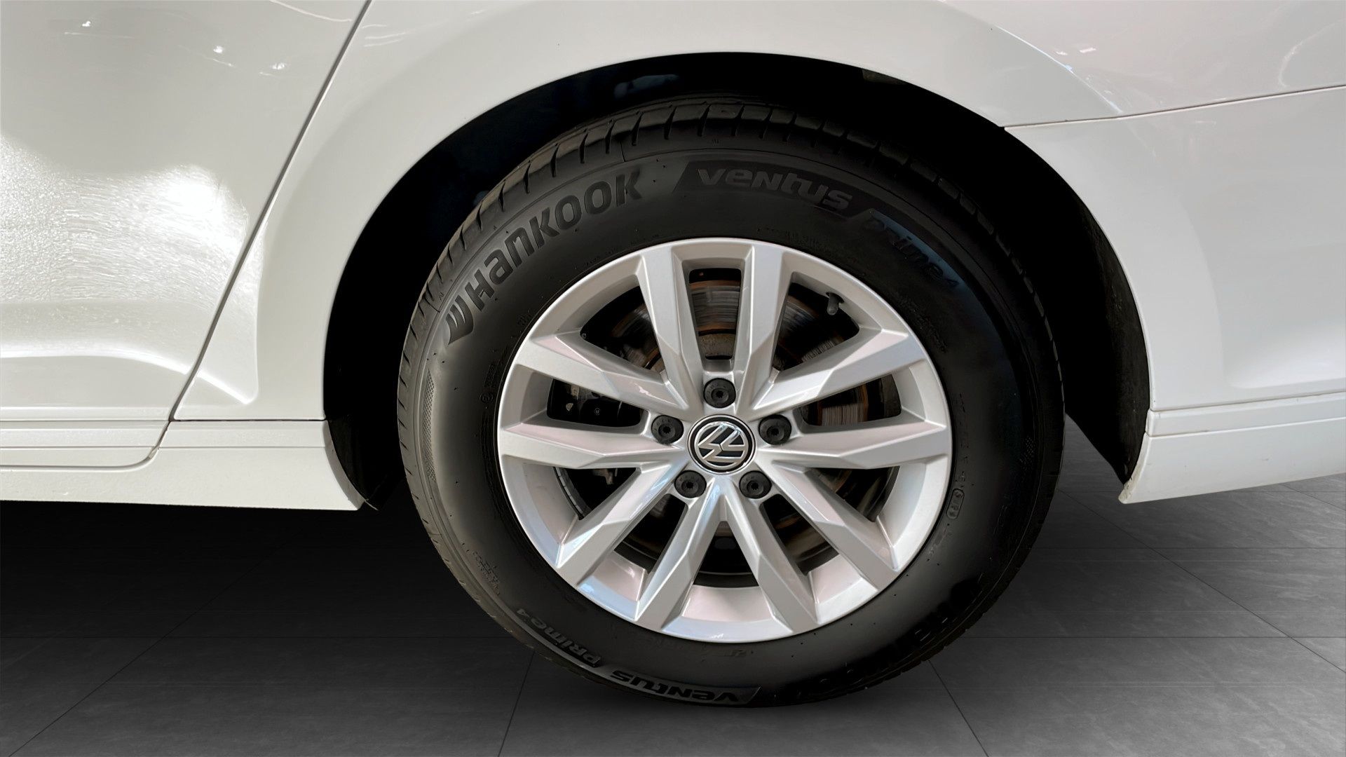 Volkswagen Passat 2018, kuva 6/10