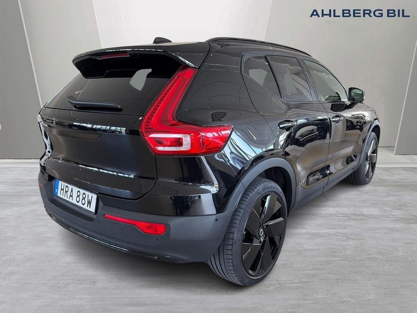 Bild 5 av Volvo EX40 Single Motor Extended Range 🟣 M R Plus Black Edt, Klimatpaket, Dragkrok Halvautomatisk, Parkeringskamera 360, Baklucka Elmanövrerad, Google Maps