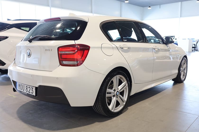 Bild 5 av BMW 116i 5-dörrars Steptronic M Sport PDC Blåtand Connected