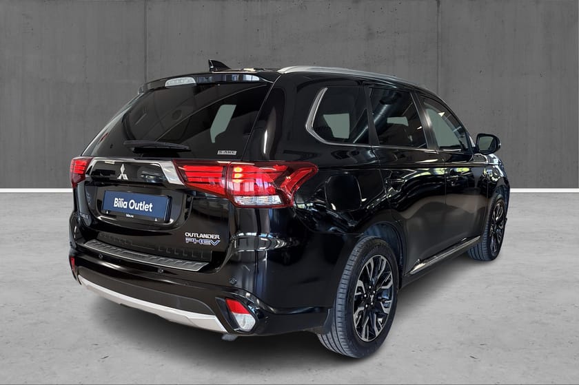 Bilde 4 av Mitsubishi Outlander PHEV Intense+, Delskinn, Adap.cruise, Hengerfeste, 360