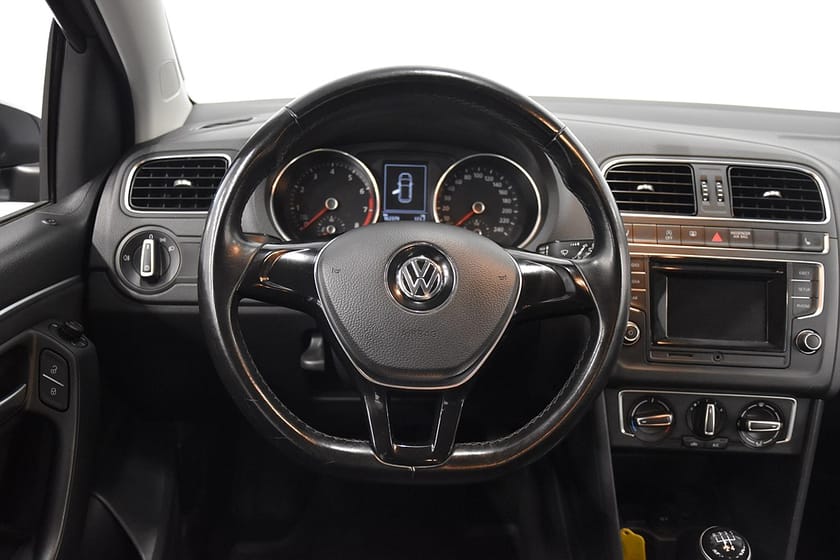 Bild 2 av Volkswagen Polo 1.2 TSI Kamrem-bytt Bluetooth Nybes 90hk