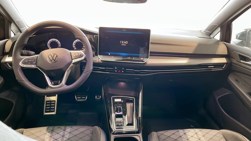 Bild 2 av Volkswagen Golf Sportscombi R-LINE 2.0 TSI 4MOTION Värmare/Drag