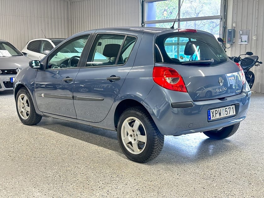 Bild 5 av Renault Clio  Halvkombi 5-dörrars 1.4 Euro 4 Kamrem bytt