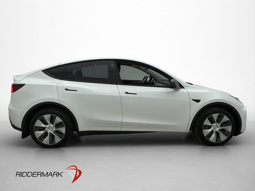 Bild 5 av Tesla Model Y Long Range AWD Autopilot Pano Svensksåld