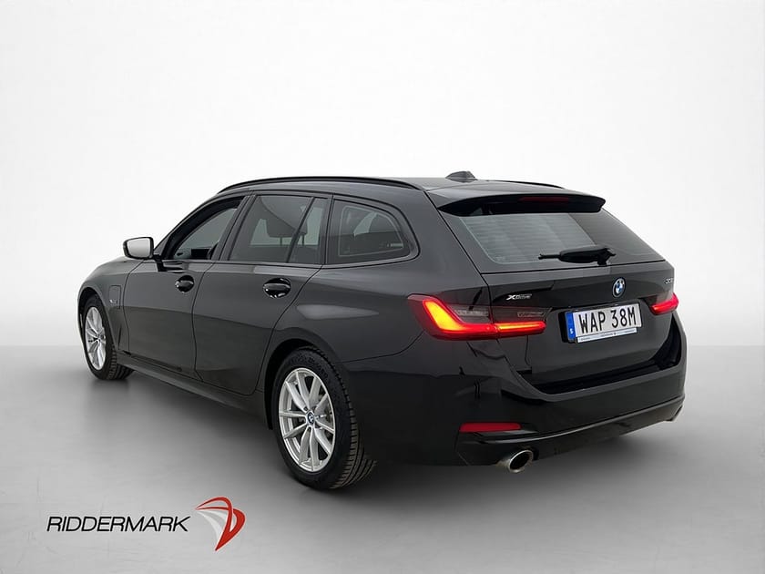 Bild 5 av BMW 330e xDrive Touring 292hk MOMS CarPlay Navi P-sensorer Cockpit