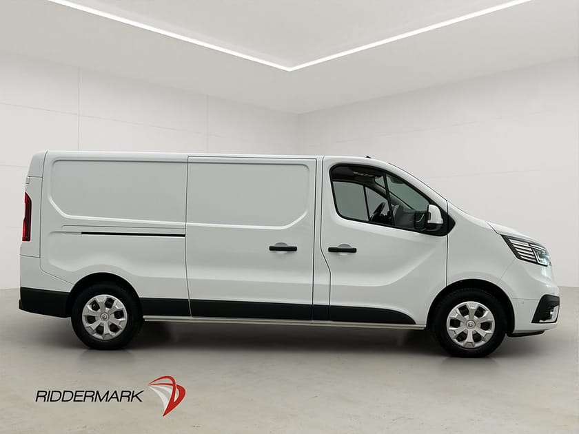 Bild 2 av Renault Trafic Skåpbil L2 150hk Värm LED Drag B-Kamera CARPLAY Moms
