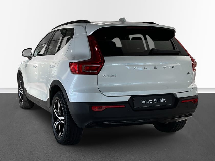 Bild 2 av Volvo XC40 B4 FWD Bensin Plus Dark