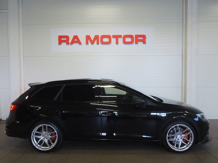 Bild 4 av SEAT León Cupra ST ST 2.0 TSI 300hk 4Drive |Pano|Backkamera|Milltek|