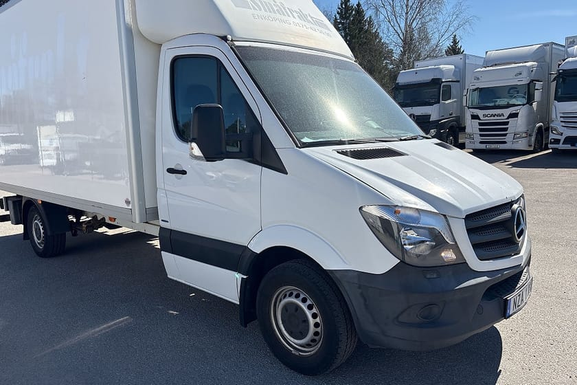 Bild 4 av Mercedes-Benz Sprinter 319 BlueTEC Chassi Cab 3.0 V6 7G-Tronic Volymskåp/Bakgavelhiss