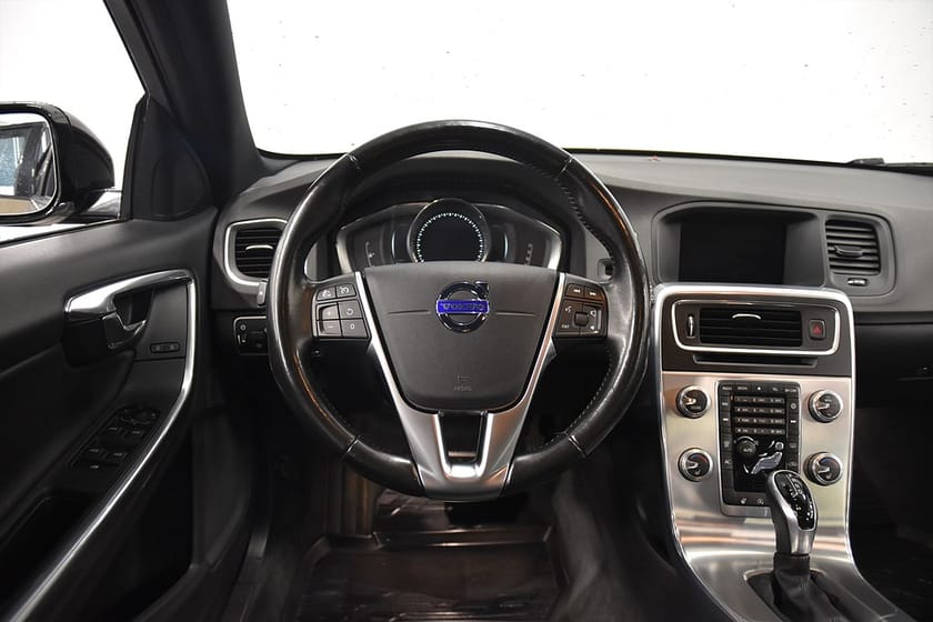 Bild 2 av Volvo V60 Cross Country D4 AWD Aut Summum Drag D-värm Rattv Skinn 190hk