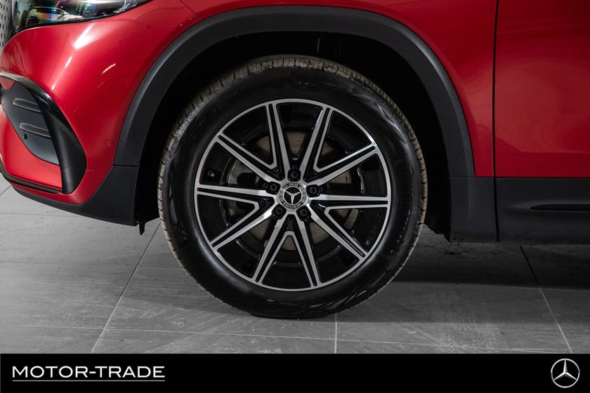 Bilde 4 av Mercedes-Benz EQB 300 4MATIC AMG | KROK | MEMORY | DISTONIC |