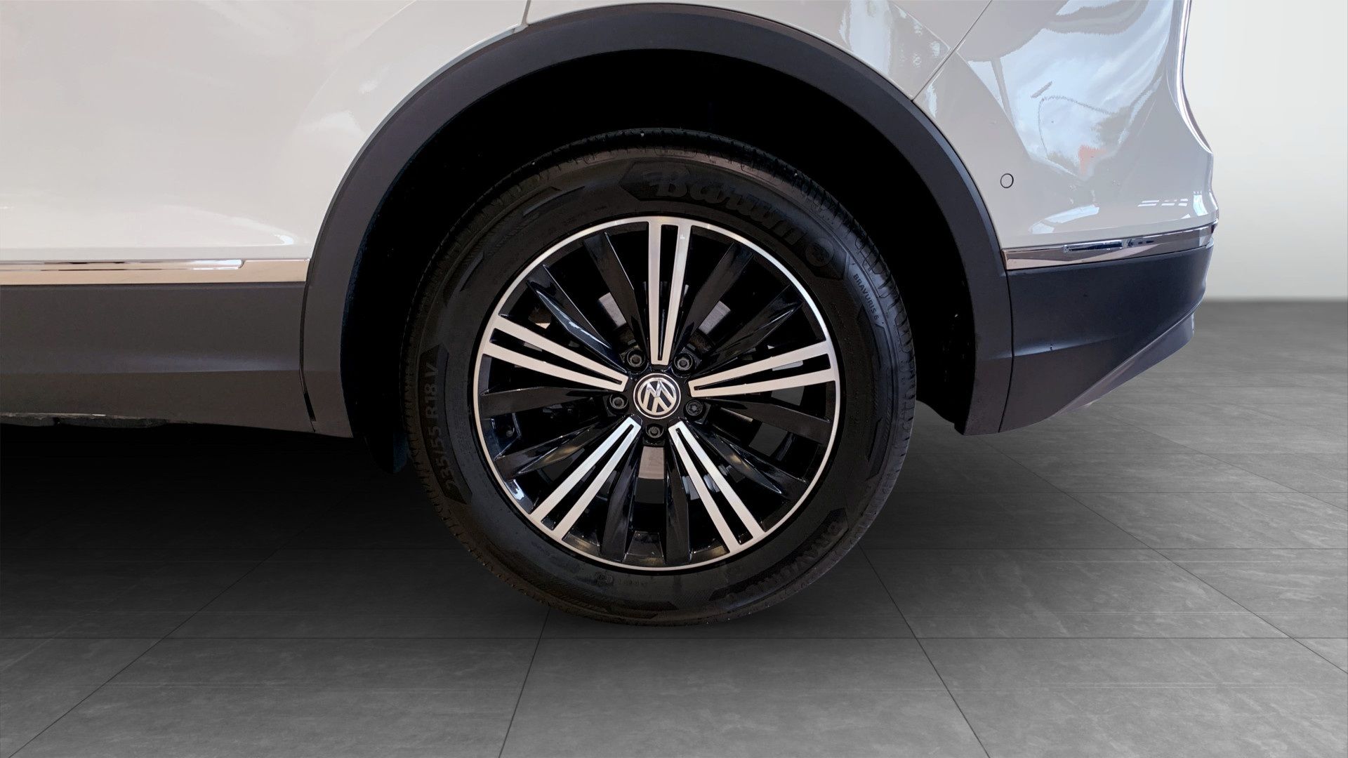 Volkswagen Tiguan 2019, bild 6/10