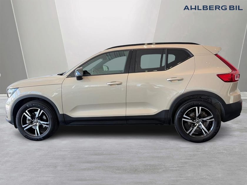 Bild 4 av Volvo XC40 B3 FWD Bensin Plus Dark
