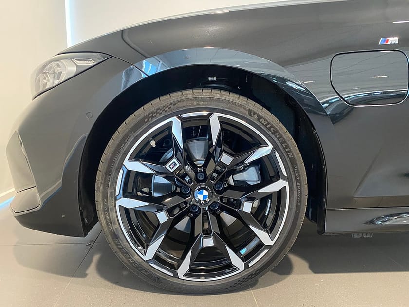 Bild 3 av BMW 330e xDrive Touring Sportstolar Rattvärme Drag