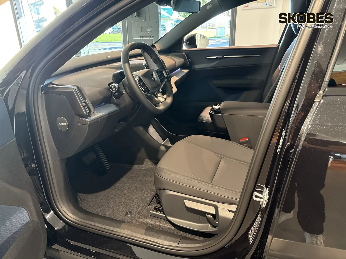 Volvo EX30 P5 Long Range