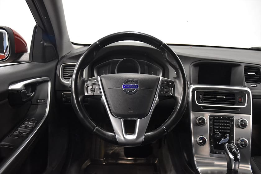 Bild 2 av Volvo V60 D2 Aut B-kam P-värm Blis Farthållare Kamrem bytt 115hk