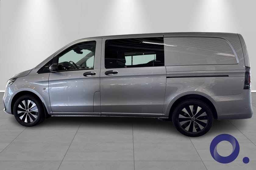 Bilde 2 av Mercedes-Benz Vito 119 CDI 4x4 3.0t Rattvarme|Webasto|Hengerfeste|360 Kamera|Lav km