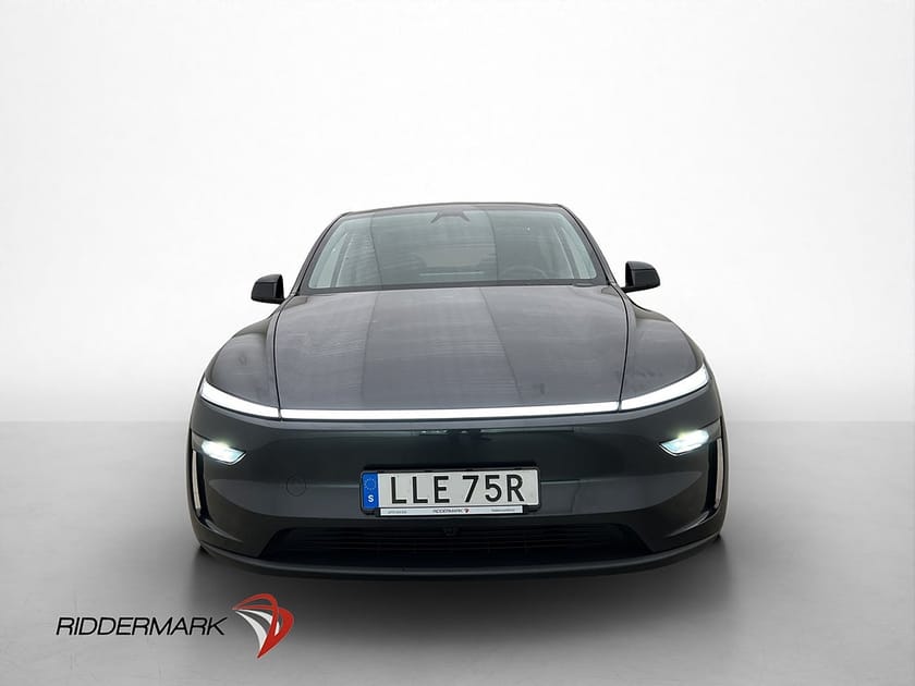 Bild 3 av Tesla Model Y Long Range AWD Dragkrok Svensksåld