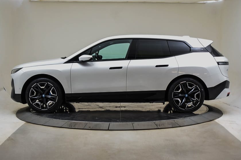 Bilde 2 av BMW iX xDrive40 Charged Plus (K)