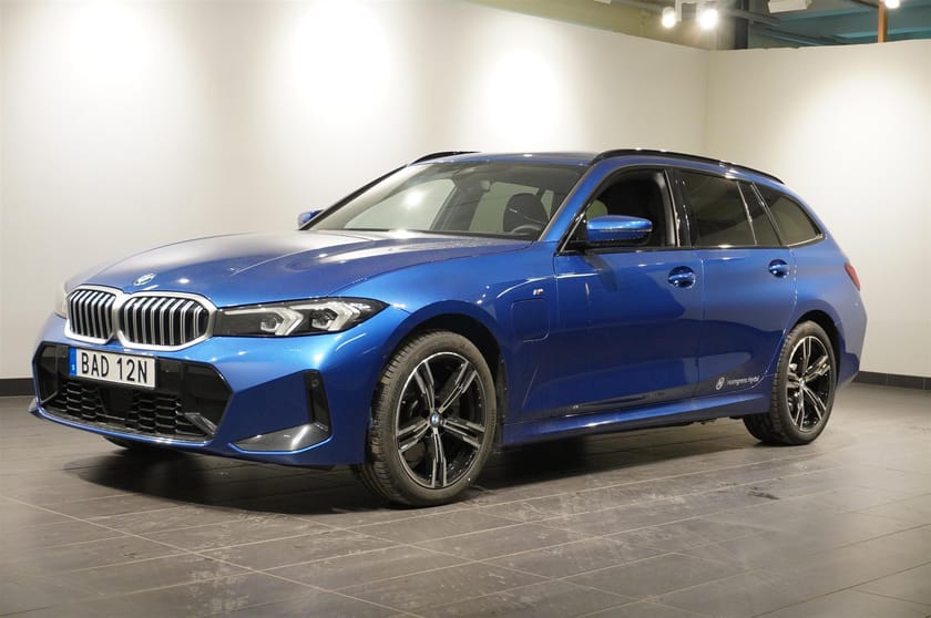 Bild 1 av BMW 330e xDrive Touring M Sport Active Edt. Drag Fartpilot HiFi PA