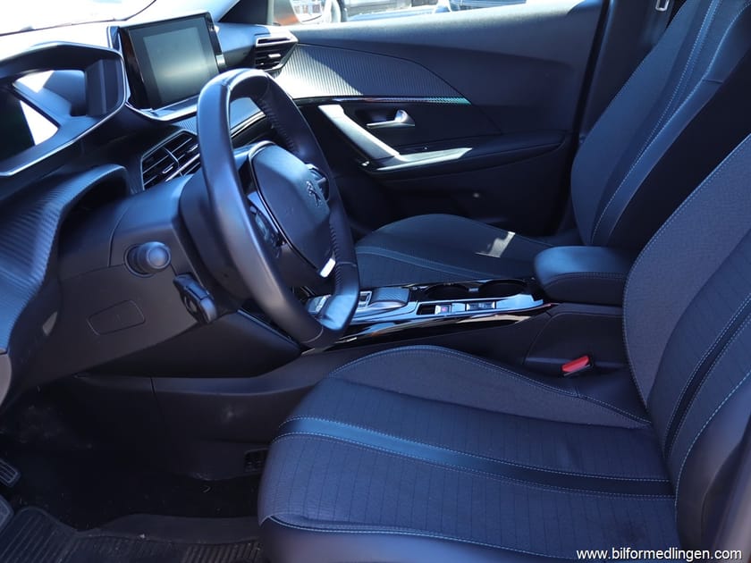 Bild 5 av Peugeot e-2008 e- 50.0 kWh FWD Electric 136hk