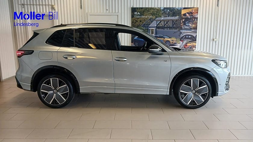 Bild 3 av Volkswagen Tiguan eHybrid R-LINE eHYBRID, 272 HK,DSG6,AREA VIEW