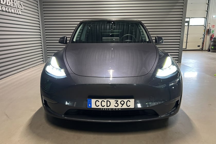 Bild 2 av Tesla Model Y Long Range AWD MOMS Panorama 360 Navi Autopilot Drag