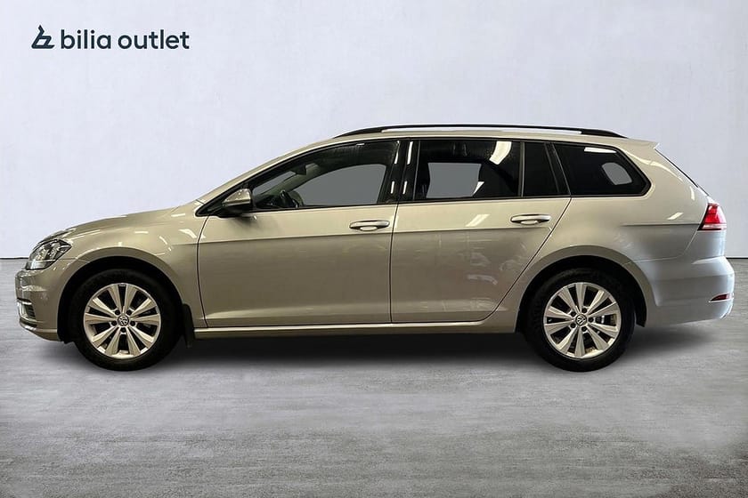 Bild 3 av Volkswagen Golf Sportscombi 1.0 TSI Base 110hk Dragkrok Kamera Carplay