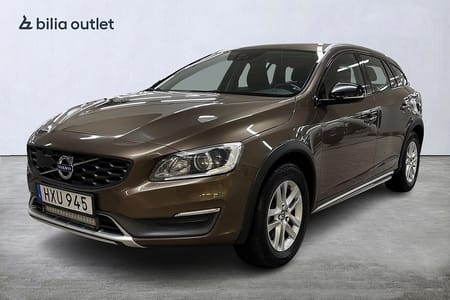 Volvo V60 Cross Country D4 AWD Momentum Dragkrok Backkamera Navigation Värmare