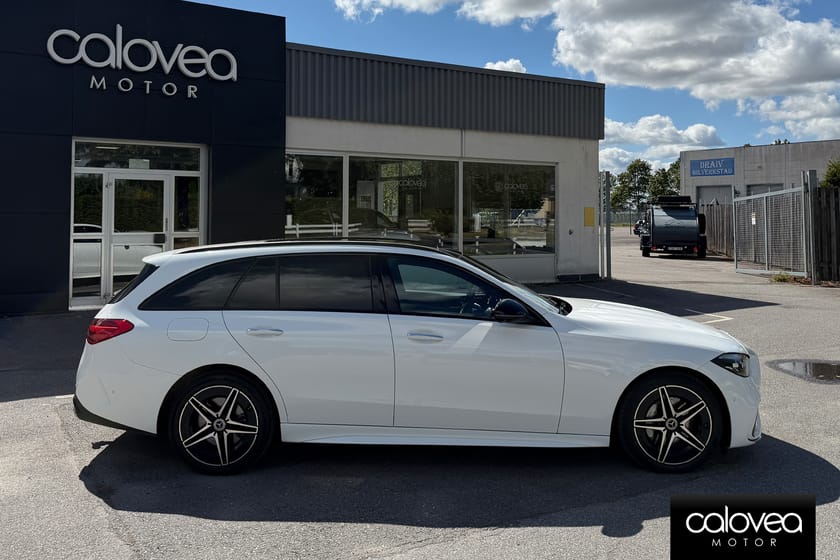 Bild 2 av Mercedes-Benz C 300 T e AMG 313hk 9G - Premium Plus, Panorama