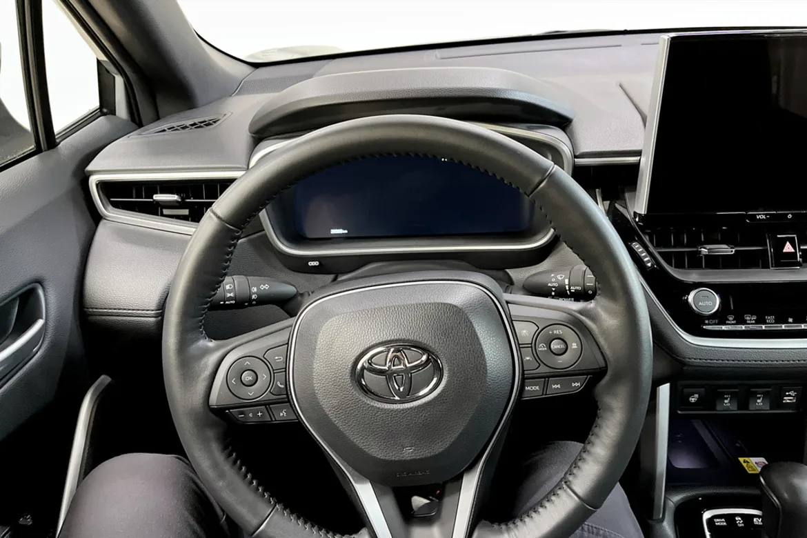 Toyota Corolla Cross Hybrid AWD-i