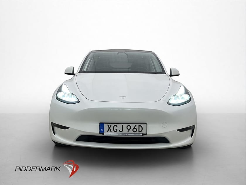 Bild 2 av Tesla Model Y Long Range AWD Svensksåld Autopilot Pano MOMS