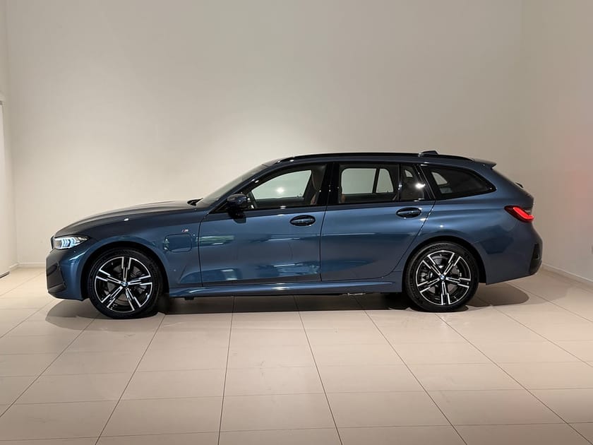 Bild 2 av BMW 330e xDrive Touring