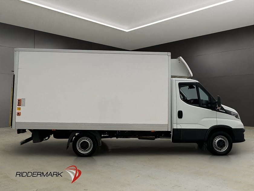 Bild 2 av Iveco Daily 35-140 Chassi Cab 136hk BAKGAVELLYFT Värm 3-Sits Farthållare MOMS