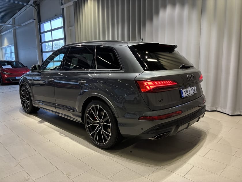 Bild 4 av Audi Q7 60 TFSI e quattro TFSI-e 490 hk V6 ladd-hybrid *Black Carbon Edition