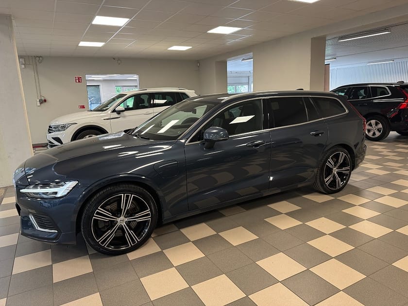 Bild 2 av Volvo V60 Recharge T6 AWD Inscription Helskinn B-Kamera Drag
