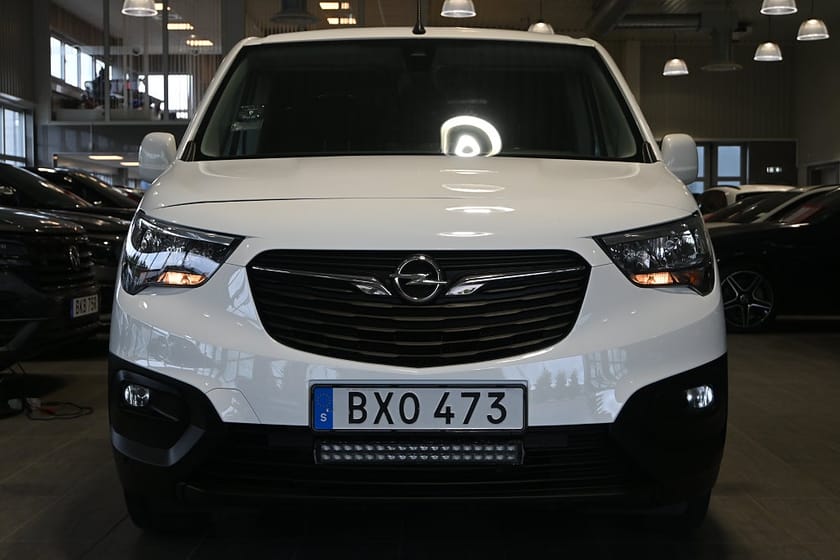 Bild 5 av Opel Combo Cargo IP 1.5 BlueHDi 130 EAT V-inredd Drag
