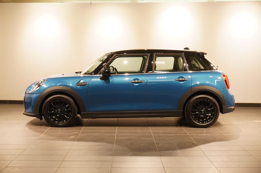 Bild 2 av MINI Cooper 5dr Exp Navi Kamera Keyless